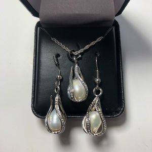 3D Faux Pearl Dangly Necklace Set